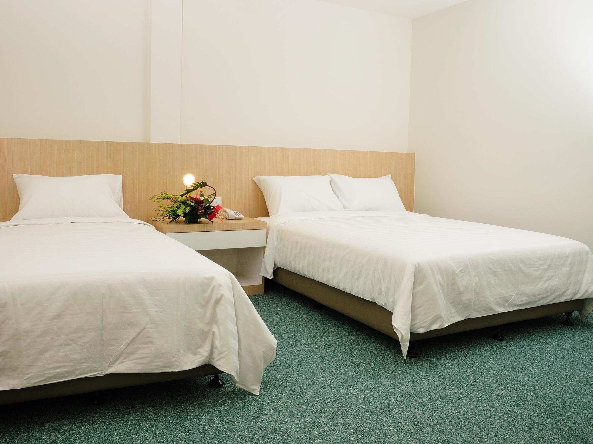 Phoenix Hotel クアラルンプール エクステリア 写真